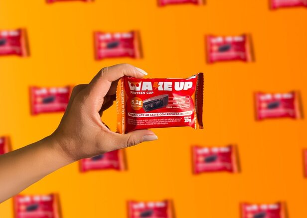 Bombons Protein Cup e Creatina Bar da Luckau, inovações proteicas que unem indulgência e funcionalidade.