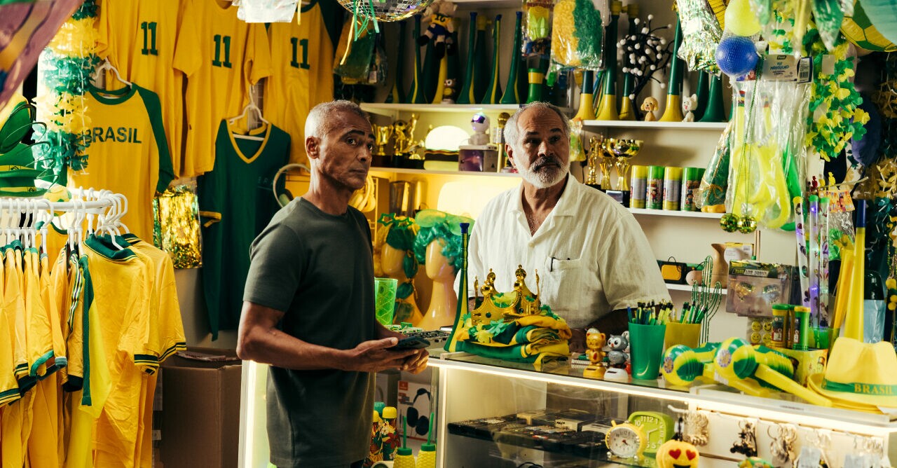 Ton traz Romário de volta para falar de futebol