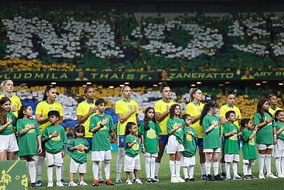 Globo pode arrecadar R$ 1 bilhão com Copa feminina