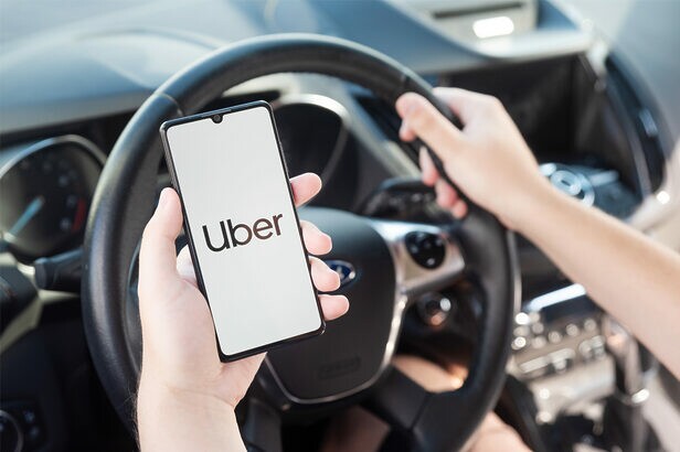 Omnicom Media amplia a sua relação com Uber no mundo (Crédito: Proxima-Studio-shutterstock)
