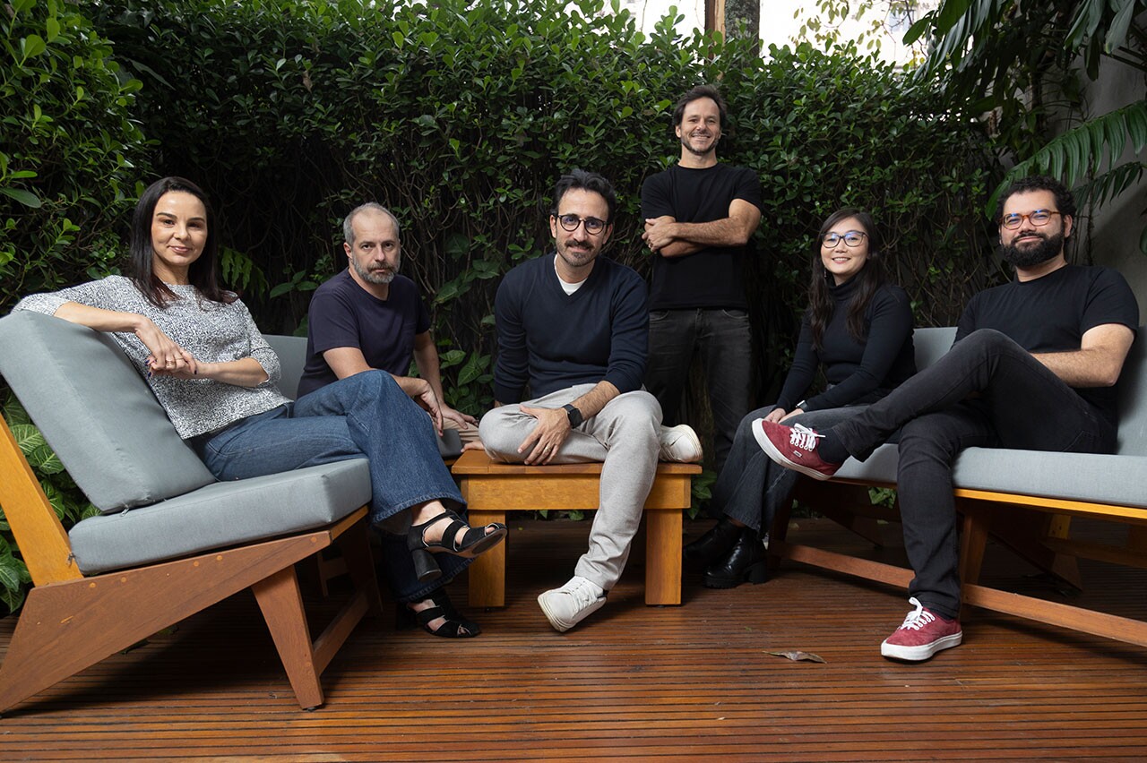 Flávia da Costa e Silva, Rafael Rezende, Danilo Ferro, Guilhermo Bressane, Mariana Ueno e Leonardo Ayres (Crédito: Divulgação)