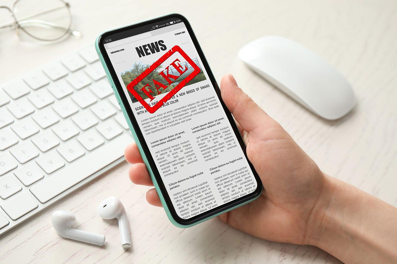 TSE e big techs se unem para combater fake News durante período eleitoral (Crédito: New-Africa-shutterstock)