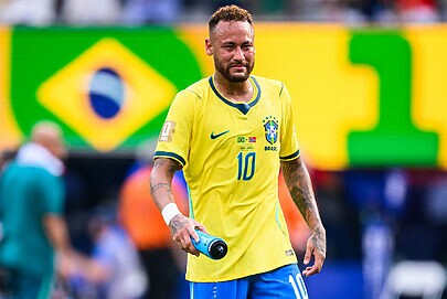 Neymar é jogador mais criticado após queda do Brasil na Copa