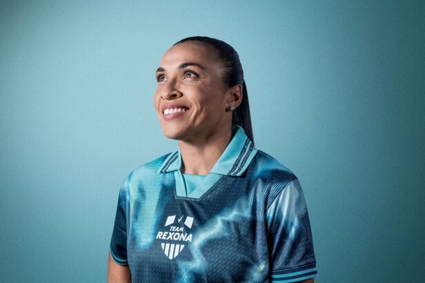 Parceria rumo ao mundial no Brasil homenageia a trajetória de Marta com o conceito "O Último Suor" (Crédito: Divulgação)
