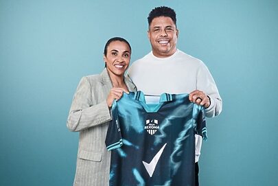 Ronaldo passa o bastão à Marta em nova ação de Rexona