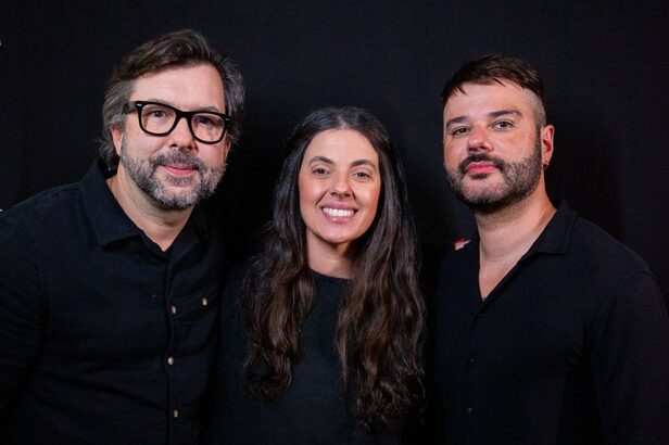 Marcio Oliveira, Raiza Scatena e Jaderson Alencar, da Jota (Crédito: Divulgação)