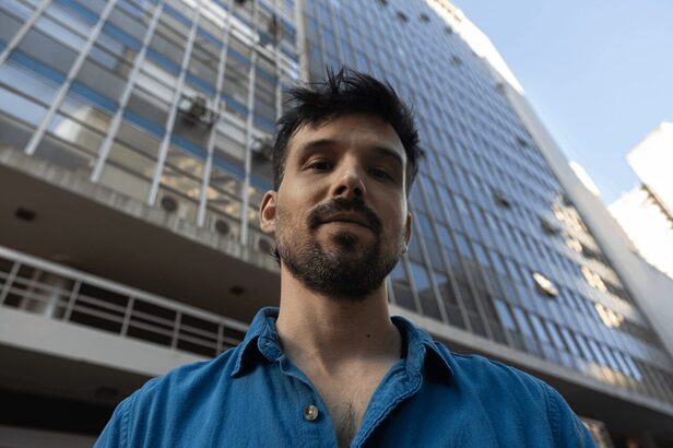 Café Royal contrata diretor de cena Felipe Adami