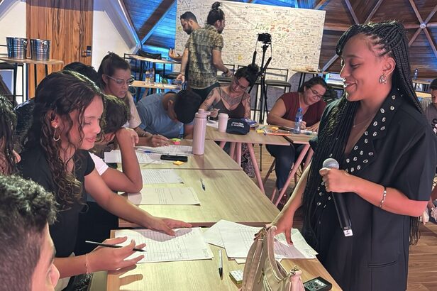 A a segunda edição da Escola de Cria também selecionará dez participantes para receber kits de produção de conteúdo (Crédito: Divulgação)