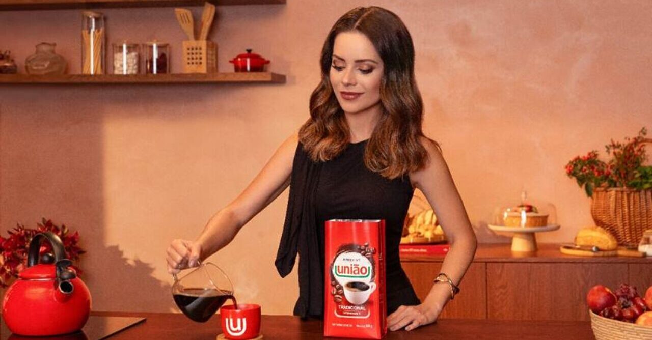 Sandy convida para uma pausa com Café União