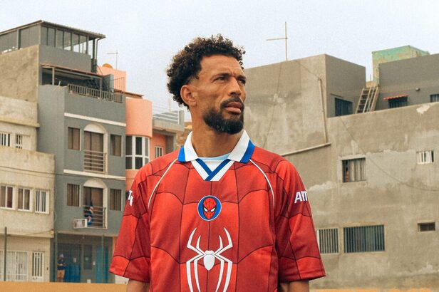 Vozinha estrela campanha diretamente da sua terra natal, no Campo do Bitim, na ilha de São Vicente (Crédito: Divulgação)