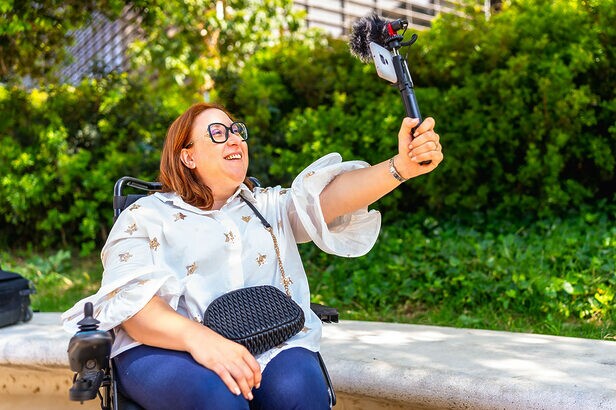 Criadores com deficiência concentram mais de 98% de confiança do público (Crédito: Unai Huizi Photography/Shutterstock)