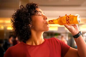 Clovis Mello volta a dirigir campanha para Skol com campanha de Skol Zero Zero (Crédito: Reprodução)