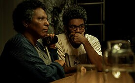 "Vicentina Pede Desculpas", com direção, roteiro e história original de Gabriel Martins, é a nova aposta da Netflix (Créditos: Divulgação/Denise dos Santos/Netflix)