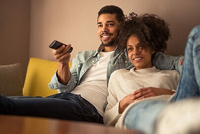 Consumo de streaming supera canais lineares em smartTVs