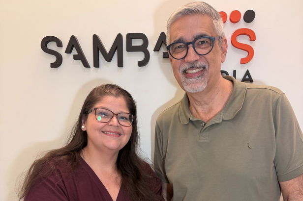 Alexandra Zagur, diretora de novos negócios ao lado de Marcio Figueira, fundador da Samba Ads 360 (Crédito: Divulgação)