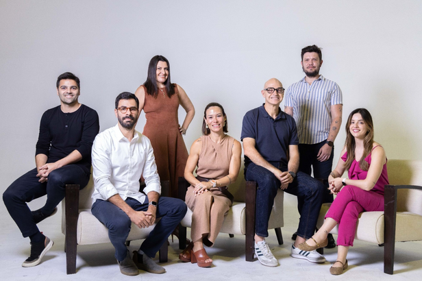 Da esquerda para a direita: Wagner Tirapani, Arthur Carvalho, Bel Amaro, Silvia Barbieri, Essio Floridi, Caio Caprioli e Amanda Siqueira (Créditos: Daniel Teixeira/Estadão)