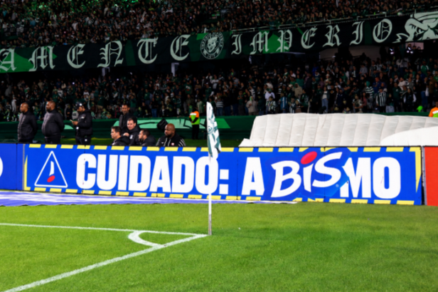 Ação aconteceu neste domingo (23), na primeira partida realizada no estádio após o episódio (Crédito: Divulgação)
