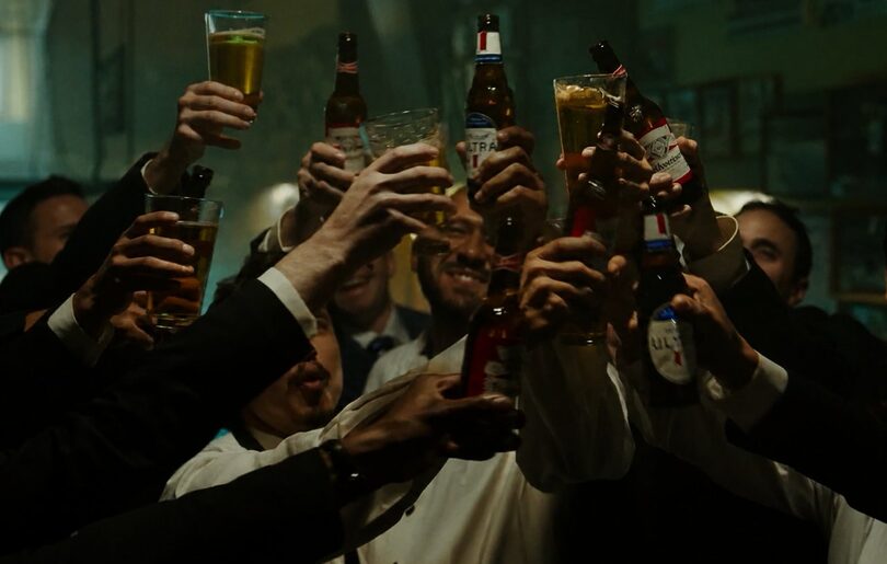 Ação global da Ambev, criada para o Dia da Cerveja destaca evolução da bebida e novos hábitos de consumo (Crédito: Divulgação)