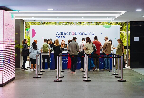 Movimentação na chegada dos convidados para o Adtech & Branding 2025