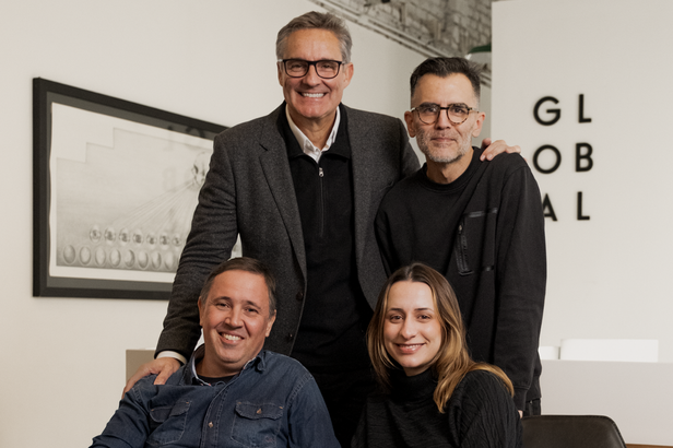 Da esquerda para a direita: Roberto Simões, Alexandre Skowronsky, Jordana Rosa e Vini Marques (Crédito: Divulgação)