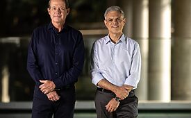 Alessandro Carlucci e João Paulo Ferreira, da Natura, na troca de comando da Natura