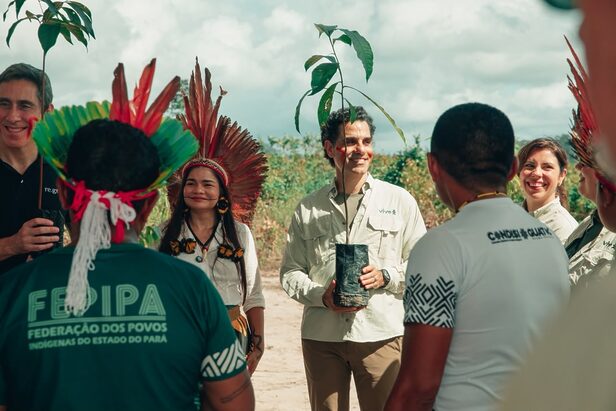 Christian Gebara e Marina Daineze, CEO e VP de comunicação e sustentabilidade da Vivo, na Amazônia