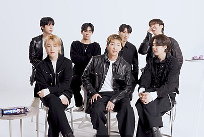 BTS manda recado ao Brasil em ação com Oreo