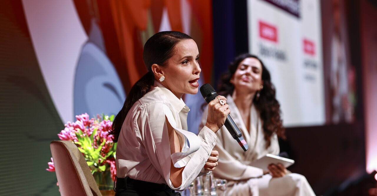 Women to Watch 2026: Liderar o agora, com Débora Falabella