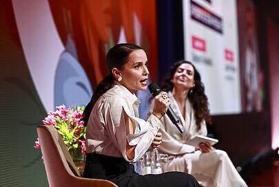 Women to Watch 2026: Liderar o agora, com Débora Falabella
