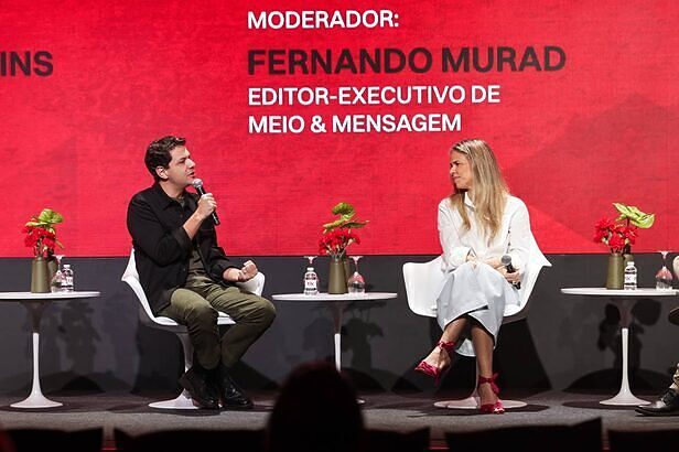 Guilherme Martins, CMO da Diageo, e Cecilia Preto Alexandre, CMO da C&A, no Maximídia 2026 (Crédito: Máquina da Foto)