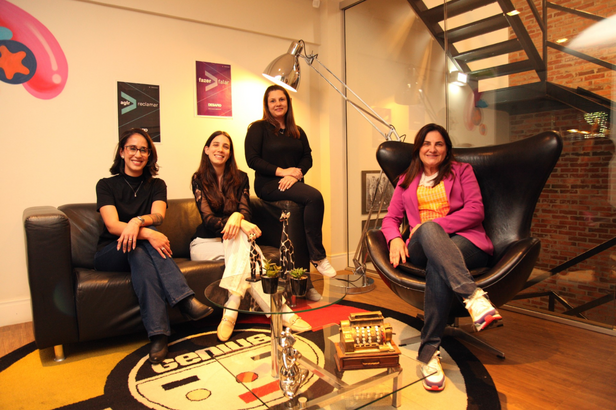 Da esquerda para a direita: Isadora Luz Belliboni, Ana Luisa Freire, Andréa Zanca e Susi Sorgi, VP administrativa da Agência (Crédito: Divulgação)