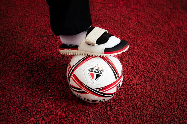 Kenner lança sua primeira parceria com um time paulista, ao lado do São Paulo FC (Créditos: Divulgação)