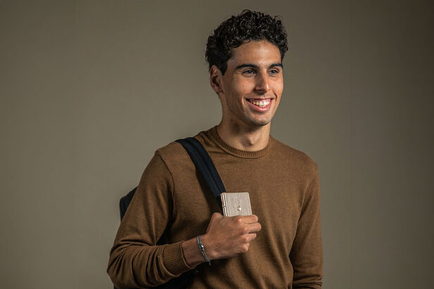 Gabriel Bortoleto segue como embaixador de Motorola e Snapdragon até 2027 (Crédito: Divulgação)