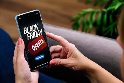 Saturação de anúncios desafia marcas na Black Friday