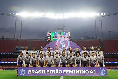 O movimento por trás do maior público do futebol feminino
