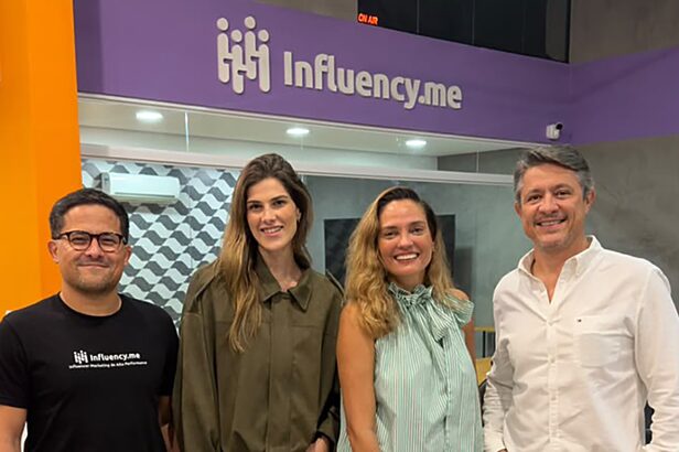 Augusto Arvelos (Diretor de tecnologia e sócio), Nathalia Cremoneze (Diretora de Operações e sócia), Cristiane Mendes (Diretora Comercial) e Rodrigo Azevedo (CEO e fundador da Influency.me) (Crédito: Divulgação)
