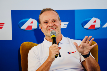 Barrichello volta a Interlagos em carro clássico da F1