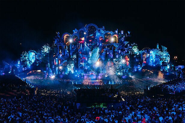 Tomorrowland retorna ao Brasil em 2027 com nove marcas parceiras confirmadas para a edição no Parque Maeda, em Itu, interior de São Paulo (Créditos: Divulgação)
