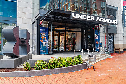 Under Armour retoma loja física para se aproximar do consumidor