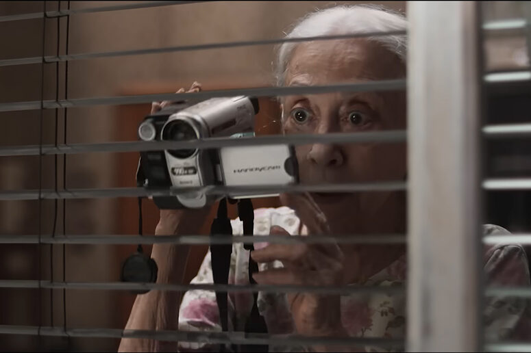 Vitória, dirigido por Andrucha Waddington e estrelado por Fernanda Montenegro, integra o catálogo da Netflix com distribuição global (Créditos: Reprodução/YouTube)