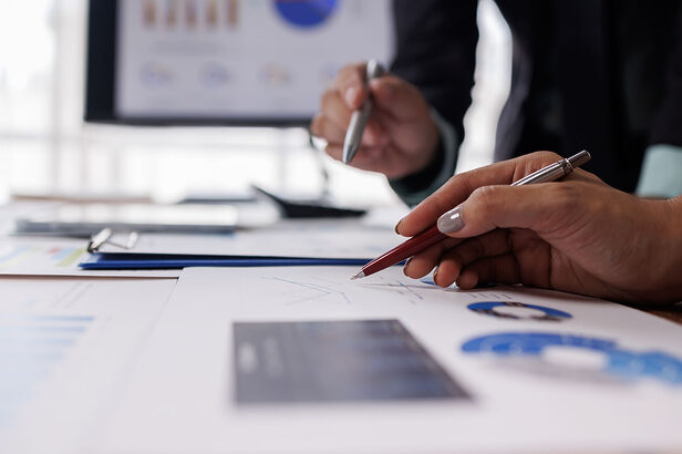 Dados gráfico financeiro (Crédito: david-gyung-shutterstock)